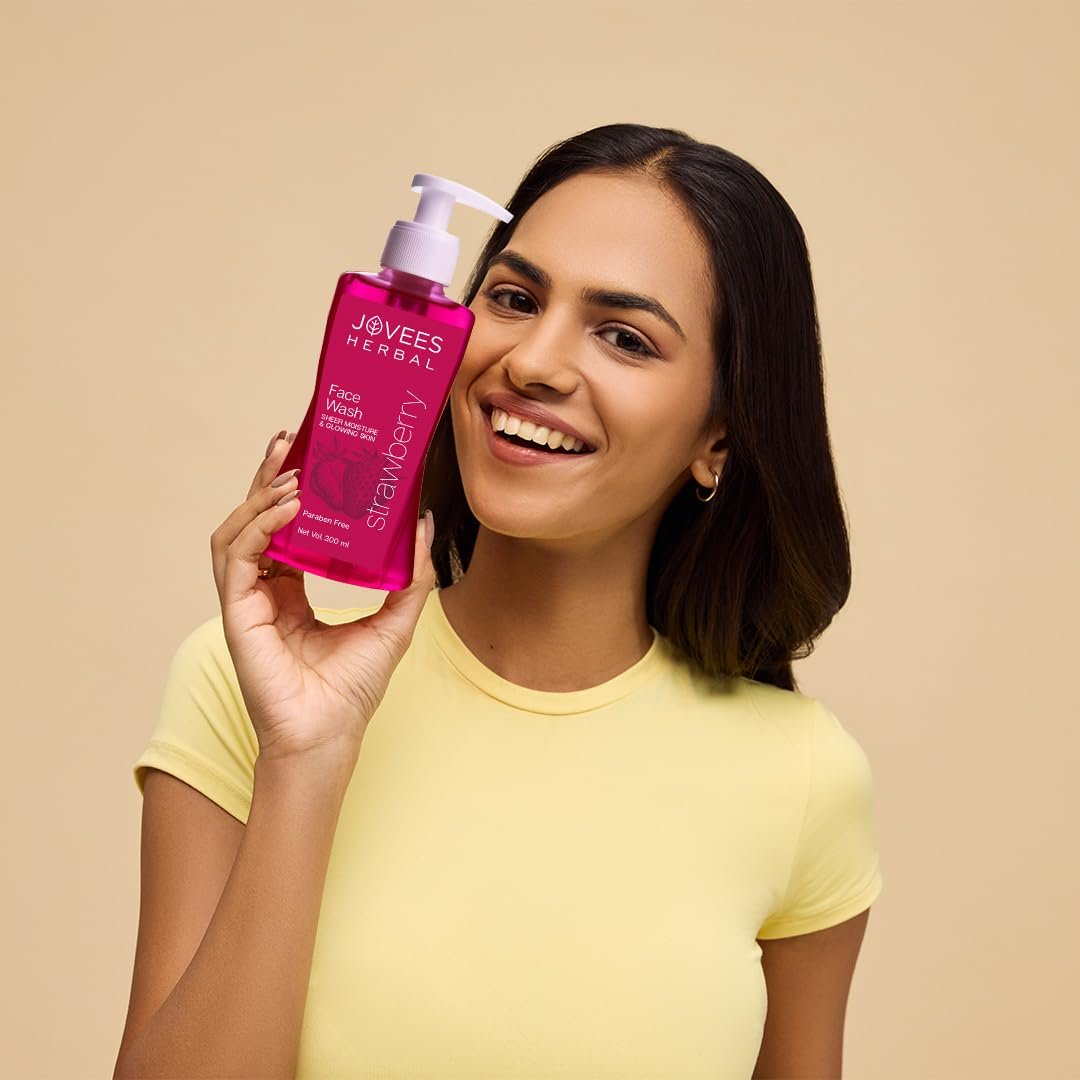 Jovees Herbal Strawberry Face Wash For Hydrating & Glowing Skin with Strawberry Ext. | Gentle Cleanser For Brightens Skin, Removes Pigmentation | For Normal to Dry Skin Types - 300ml - Image 5