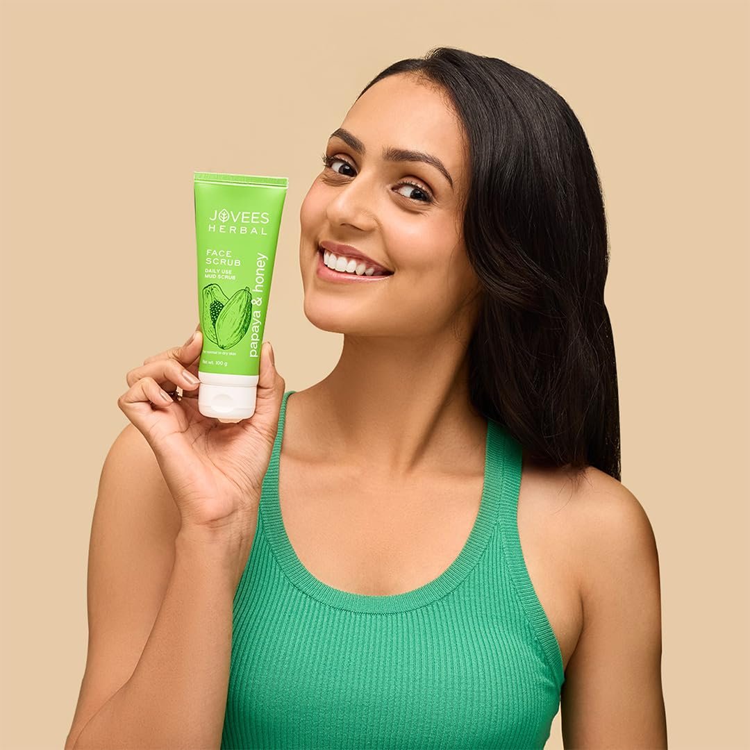 Jovees Facial Scrub - Papaya & Honey - 100gms - Image 5